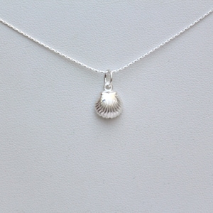 Colar de sereia, colar de concha de prata, joias de conchas pequenas, pingente de amante de praia e oceano náutico, colar de presente feminino