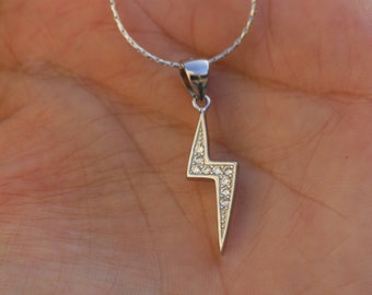 Silber Blitz Halskette: Silber Zirkon Anhänger, eleganter klassischer Schmuck