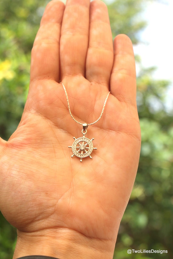 Ship Steering Wheel Necklace Elegant Classic Boat Wheel Pendant