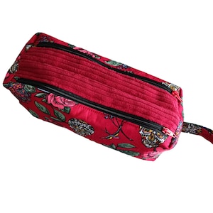 Astuccio morbido con doppia zip con motivi calavera e rose, foderato