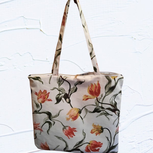 Sac shopping ou cabas fleurs en coton, anses, zip, doublure, une grande poche et une petite poche doublées à l'intérieur