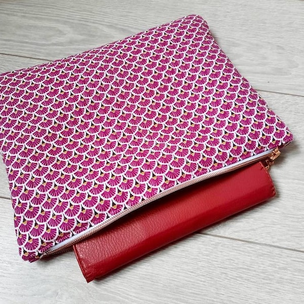 Trousse étui pour liseuse ou tablette, coton oekotex japonais éventails prune, matelassée, doublée jaune moutarde et zippée