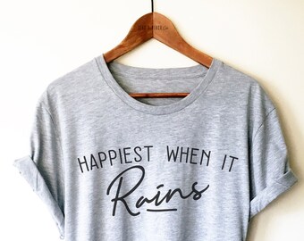 Happiest When It Rains Unisex Shirt - Goth Girl Shirt, Pastel Goth Tee, Nu Goth Shirt, Grunge Shirt, Gothic Clothing, Pluviophile Gift