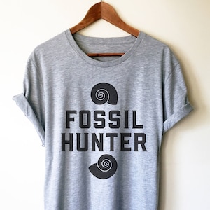 Fossil Hunter Unisex Shirt - Fossil hunting, Fossil gift, Paleontology shirt, Dinosaur shirt, Paleontologist gift, Geology shirt, Geologist,