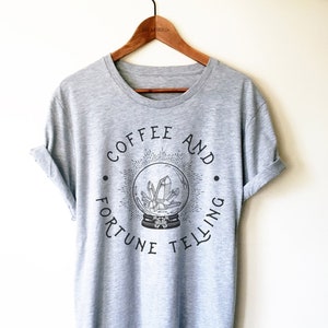 Chemise de diseuse de bonne aventure / débardeur / sweat à capuche - chemise de lecture de paume, chemise de lecteur de paume, chemise psychique, chemise de sorcière, café et chemise de diseuse de bonne aventure