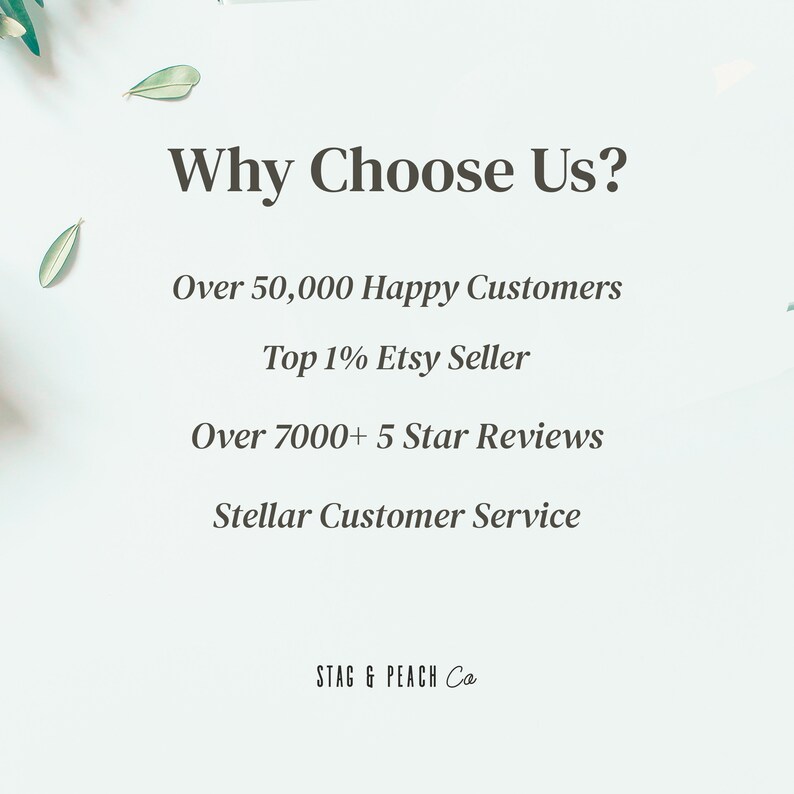 Pode incluir: Gr&aacute;fico de texto sobre um fundo azul claro com folhagem verde nas laterais. O texto diz "Por que escolher n&oacute;s?" seguido de quatro marcadores: "Mais de 50.000 clientes satisfeitos", "Vendedor Etsy Top 1%", "Mais de 7000+ avalia&ccedil;&otilde;es de 5 estrelas" e "Atendimento ao cliente estelar". O texto "STAG & PEACH Ca" est&aacute; na parte inferior do gr&aacute;fico.