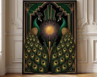 Könnte beinhalten: Ein rechteckiger Wandkunstdruck mit zwei symmetrischen Pfauen, die sich im Profil gegenüberstehen. Die Vögel haben ein tiefgrünes und goldenes Gefieder. Ein zentrales goldenes Sonnenstrahlenmotiv liegt zwischen ihnen, eingerahmt von geometrischen schwarzen und goldenen Linien.