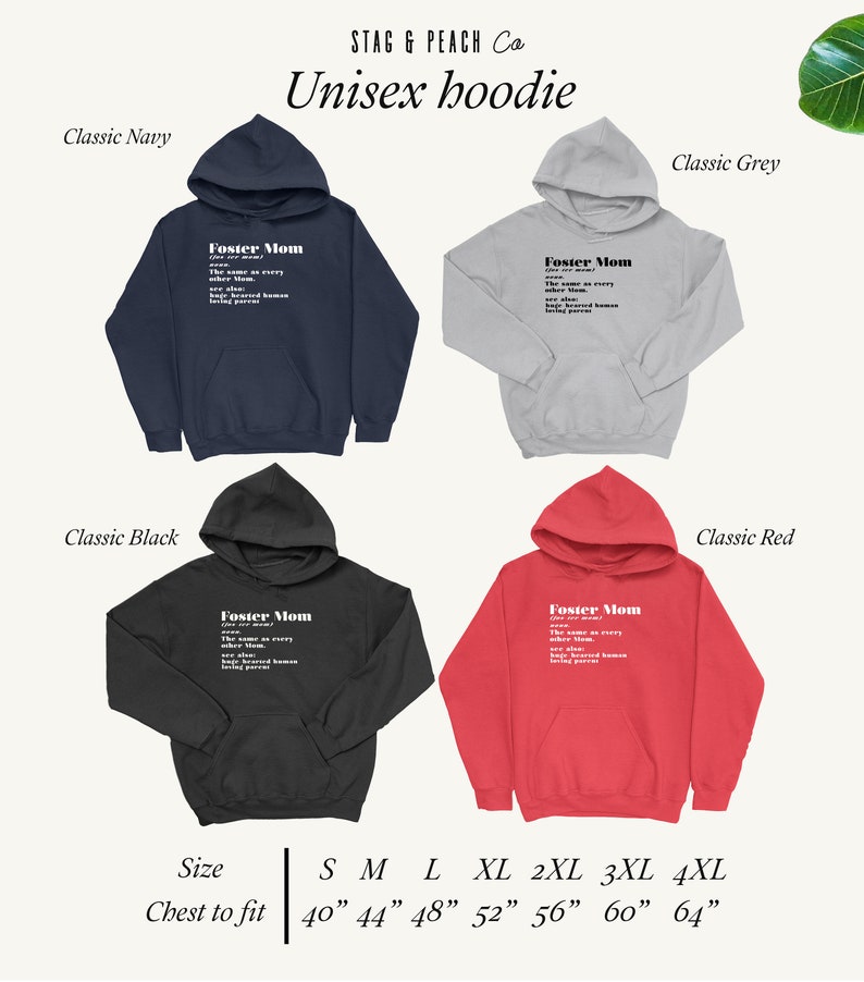 Pu&ograve; includere: Felpe con cappuccio unisex in blu navy, grigio, nero e rosso. Ogni felpa ha un cappuccio e una tasca frontale. Il testo "Foster Mom" &egrave; stampato sul davanti. Taglie dalla S alla 4XL, misure del torace da 101,6 cm a 162,56 cm.