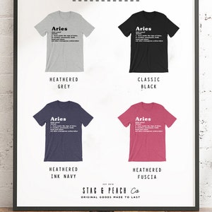 K&ouml;nnte beinhalten: Vier verschiedene Farbm&ouml;glichkeiten f&uuml;r ein T-Shirt mit dem Wort "Aries" und einer Definition. Die Farben sind: Grau meliert, Schwarz klassisch, Marineblau meliert und Fuchsia meliert.