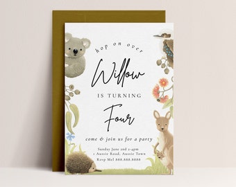 Può includere: Un invito bianco con un bordo floreale verde, marrone e rosa. Il testo recita "hop on over Willow is turning Four come & join us for a party Sunday June 2nd 2-4pm Aussie Road, Aussie Town Rsvp Mcl 888.888.8888".