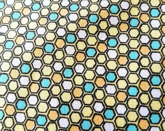 Retro / Vintage style beautiful floral cotton fabric  in mint condition