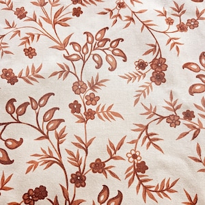 Schöner beige / creme / brauner robuster Baumwollstoff mit Blumenmuster in tadellosem Zustand
