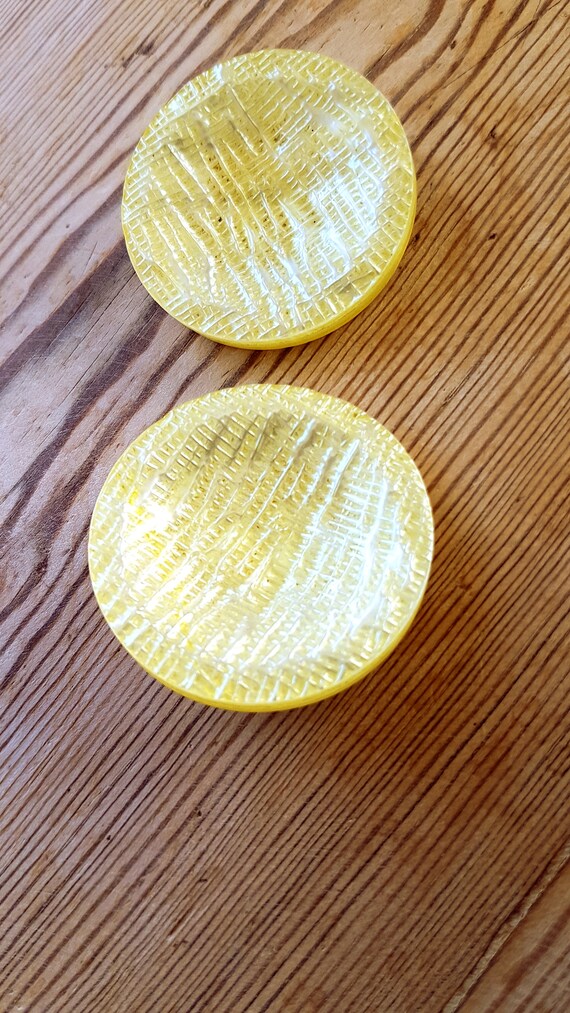 2 yellow plastic buttons Vintage large 1960s  1 3/4 x 1 3/4" in mint condition