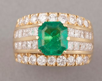 3.20 Carat Diamonds and 2 Carat Colombian Emerald French Ring