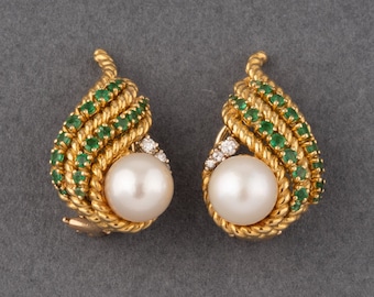 Vintage Clip-on Earrings In Gold Pearls And Emeralds