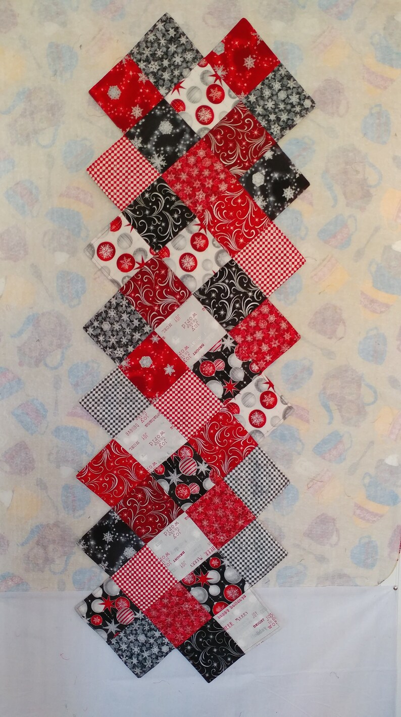 Christmas Zig Zag Table Runner