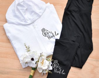 Bride Lounge Set for Wedding Morning Getting Ready Personalized Gift for Newlywed Zip up Hoodie and Pants Custom Outfit for Get Ready Bride