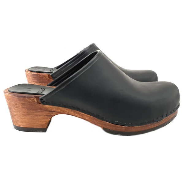 classical brown/black dutch leather clogs -MY573