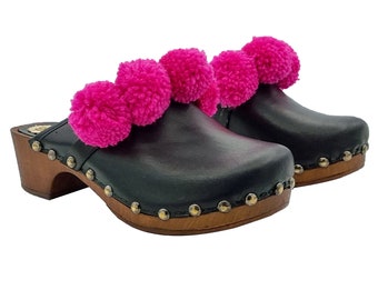Dutch clogs in black leather with fuchsia pompoms - Made in Italy - G3141 NERO FUXIA