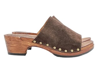 wide width clog sandals