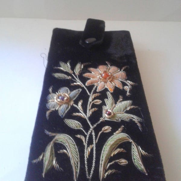 Vintage Pouch Velvet Clutch Handbag Flowers & Trellis Black Velvet Small purse Cigarette case Embroidered Gold thread Beaded