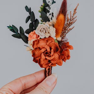 Orange and Ivory Terracotta Wedding Boutonniere/Burnt Orange Groom’s Lapel Flower/Fall Wedding Corsage/Rustic Autumn Groom Accessory/