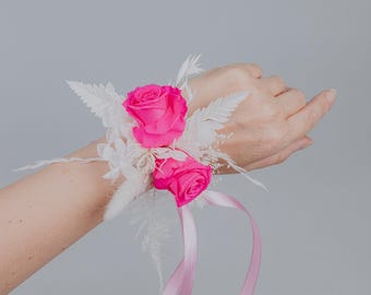 Fuchsia Hot Pink White wrist corsage/Mother corsage/Pink and White wedding/Dried flowers Wedding/Flower Bracelet/Corsage Bracelets for prom/