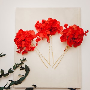 Red Wedding Dried flower hair pins/ Preserved hydrangea hairpins/Boho Bridal hair piece/Rustic wedding/Boho Wedding/ Bridesmaid hair pins