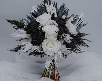 Black,White Gothic Wedding Bouquet with Dried Pampas/Alternative Bride Flowers/ Halloween Fall Bridal Bouquet/Moody wedding/Dark bouquet
