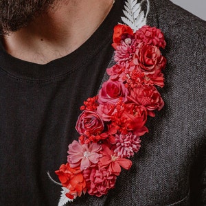 Floral lapel/Wearable men flowers/Groom flowers/Groomsmen boutonniere/Flowers lapel pin/Wedding accessories/Bohemian wedding/Red wedding/