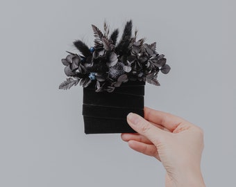 Black pocket boutonniere/Halloween pocket boutonniere/Gothic boutonniere/Grooms flowers/Groomsmen accessories/Dried flowers/Men corsage pin/
