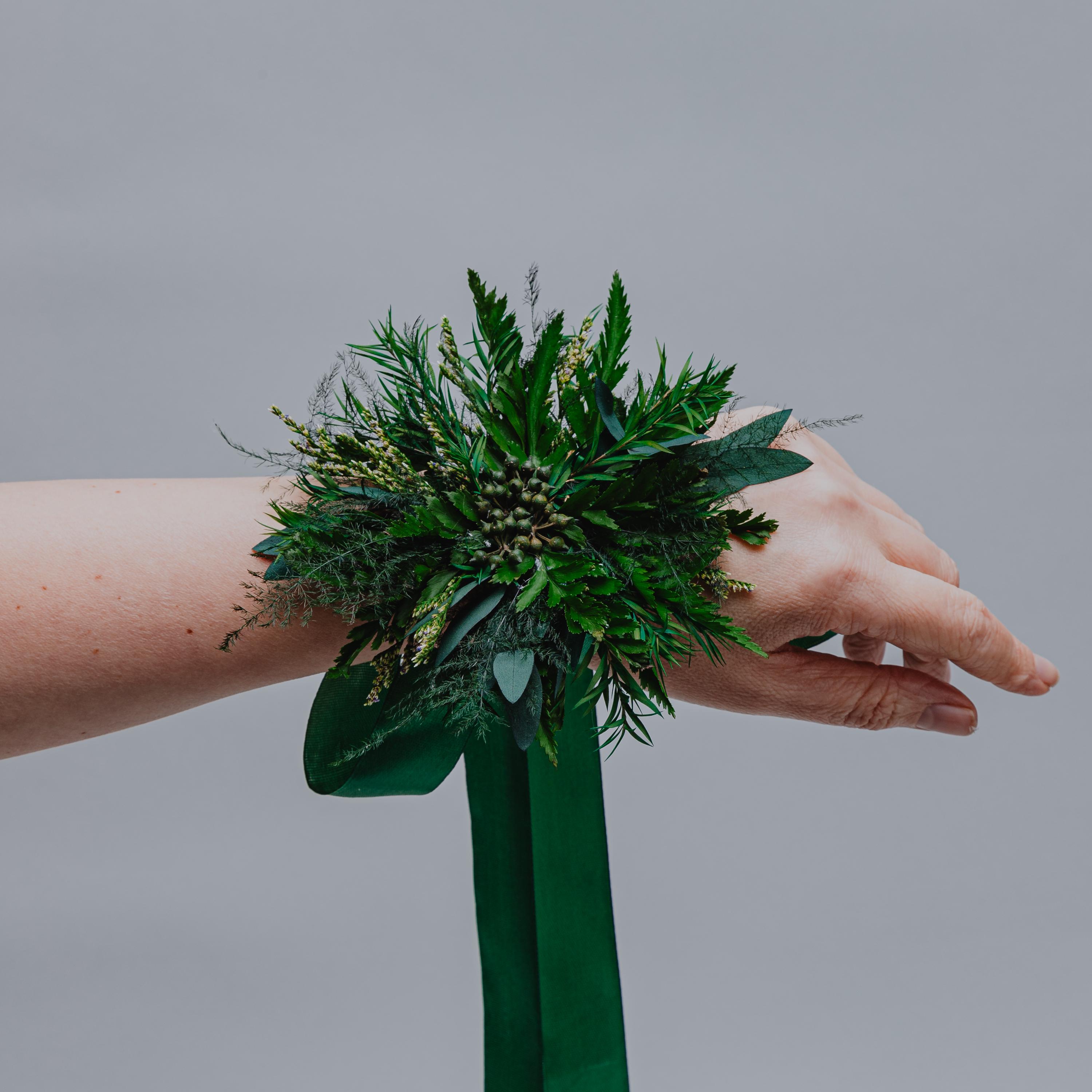 Forest Green Wrist Mother Corsage/dried Flower Corsage for Wedding