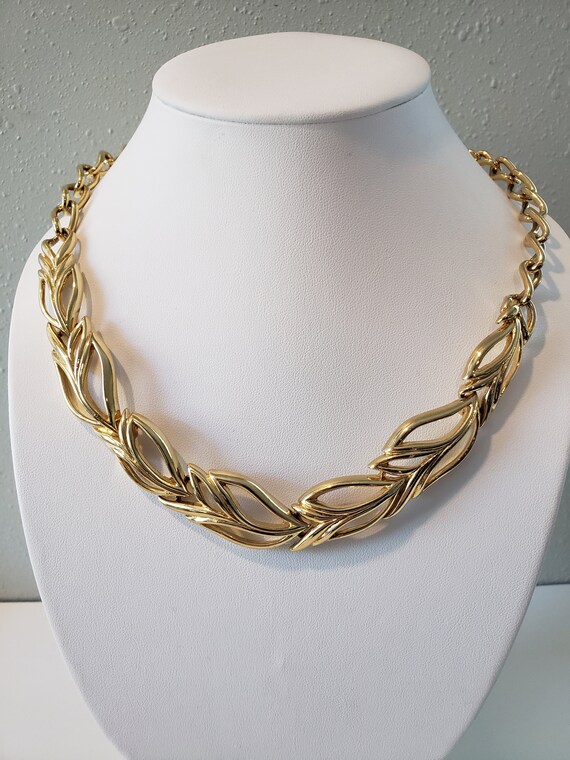 Trifari tm sale gold necklace