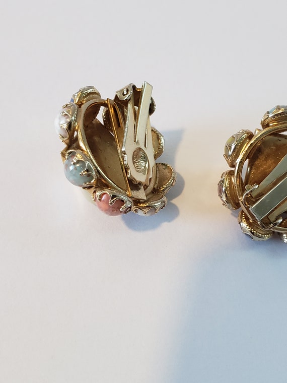 Vintage Confetti Lucite, Clip On Earrings Pearles… - image 4