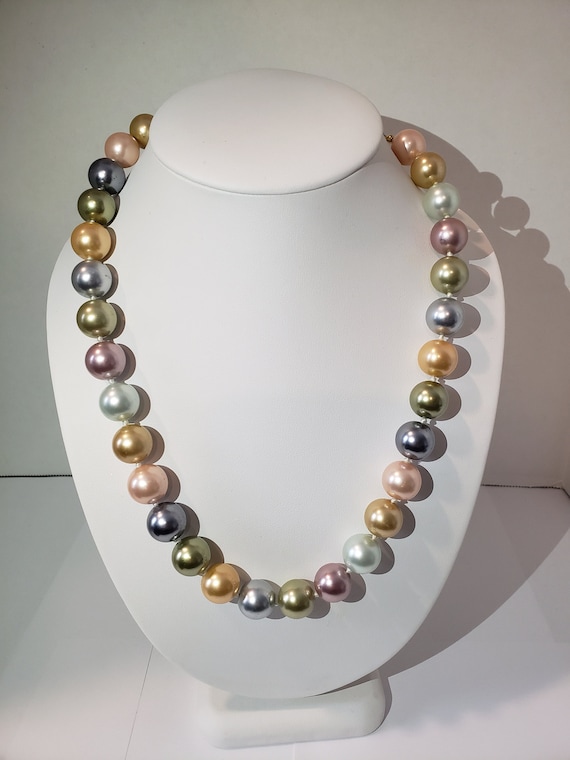 KJL Kenneth J Lane   Pastel Large Faux PEARL Neck… - image 1