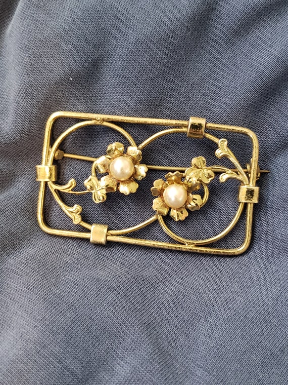 Vintage 1940s Open Square, Gold Tone, Flower, Faux