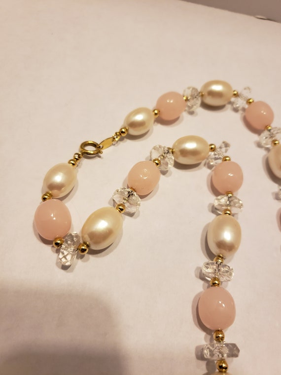 Vintage Trifari TM Faux Pearl Necklace Pink And W… - image 8