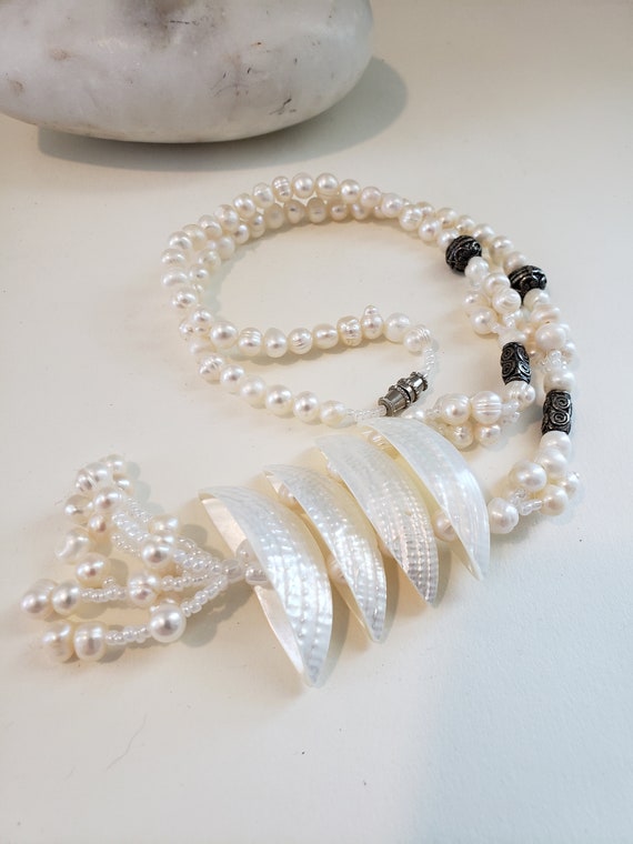 Vintage Baroque Pearl With Mother Of Pearl Neckla… - image 7