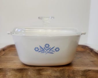 Vintage Corning Ware Blue Cornflower P-2 1/2-B Casserole Dish 2.5 Qt with Glass Lid pre-owned