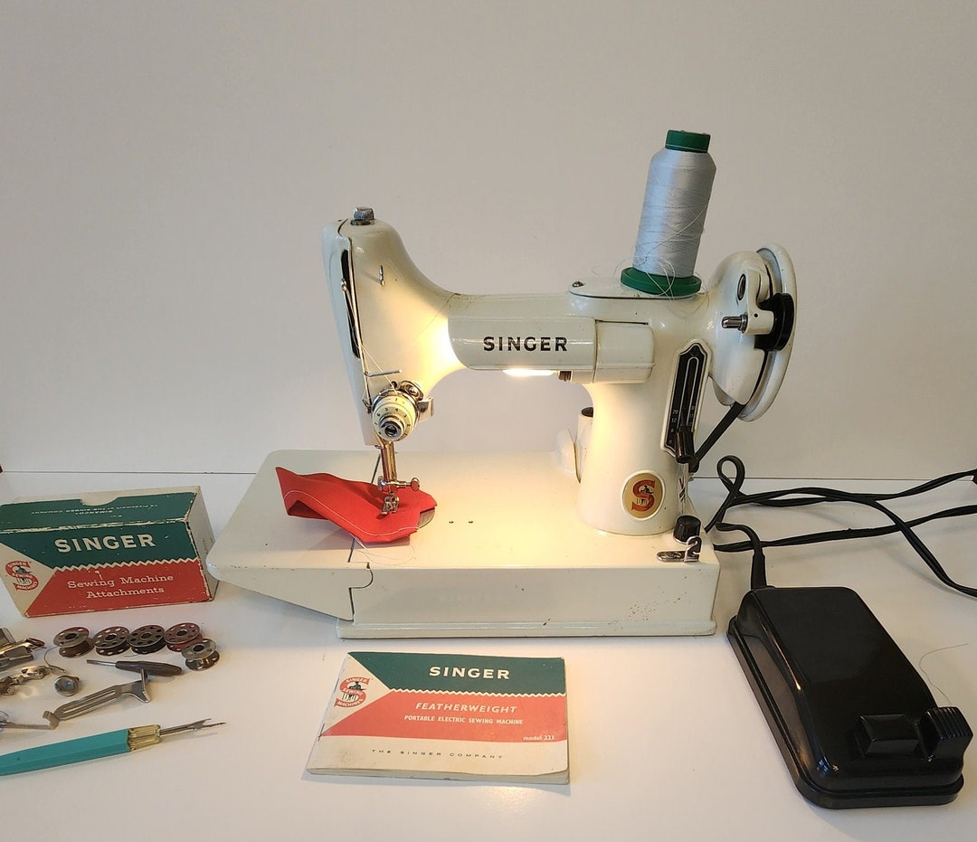 Sewing Tables: Sew Perfect 221S Table