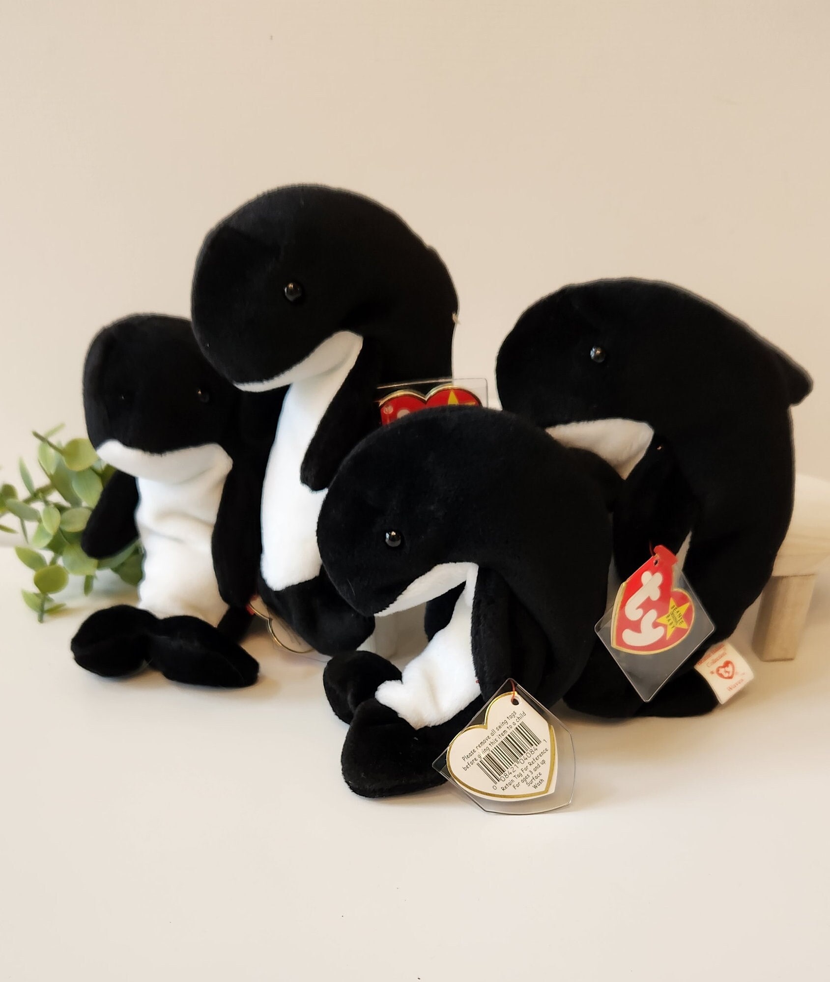 Vintage Retired 1996 Ty Beanie Baby WAVES the Whale (blue & White