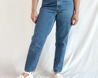 Vintage 2001 Levi’s 512 Blue High Waisted Mom Jeans Size 10