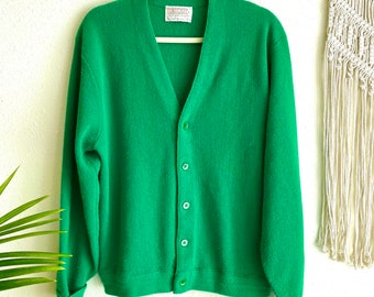 Vintage 1960s Green Cardigan Sweater Size Medium