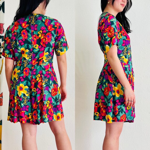Vintage 80s/90s NWT Colorful Rainbow Floral Short… - image 5