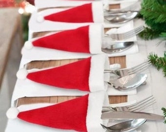 4PCS Christmas Cutlery Holders Silverware Holders Pockets Knifes Forks Tableware Bags Reindeer Xmas Tableware Holder for Christmas Holiday Party Kitchen Supplies