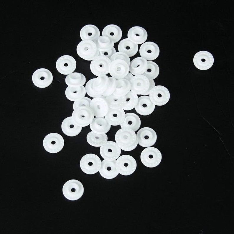 Lot 10 snaps Jacket varnished white 15 mm