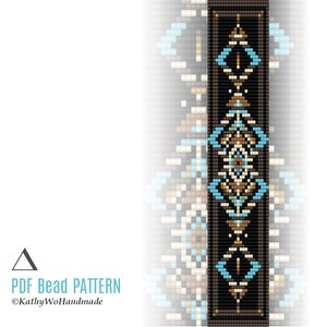 Puede incluir: Un patrón de cuentas con un diseño geométrico en tonos marrones, azules y blancos. El patrón está enmarcado por un borde negro. El texto "PDF Bead PATTERN" y "©KathyWoHandmade" está en la parte inferior de la imagen.
