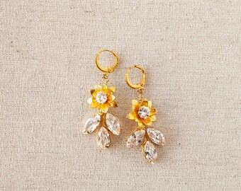 Gold floral bridal earrings Crystal jewelry CZ wedding earrings Gold leaf earrings Dangle earrings Sparkling earrings Bridesmaid earrings