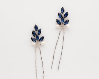 Rhinestone wedding hair pins Sapphire leaf hair pin Blue bridal hair pin Bridesmaid hair pin Crystal bridal headpiece Pearl bridal hair pins