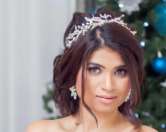 Wedding tiara Silver bridal crown Wedding crown headpiece Wedding hair accessories Pearl wedding headband Boho bridal teara LEESA